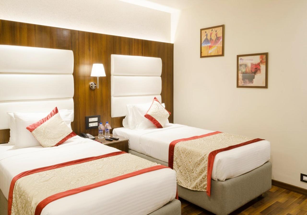 Ss Lumina Hotel Bangalore Exterior foto