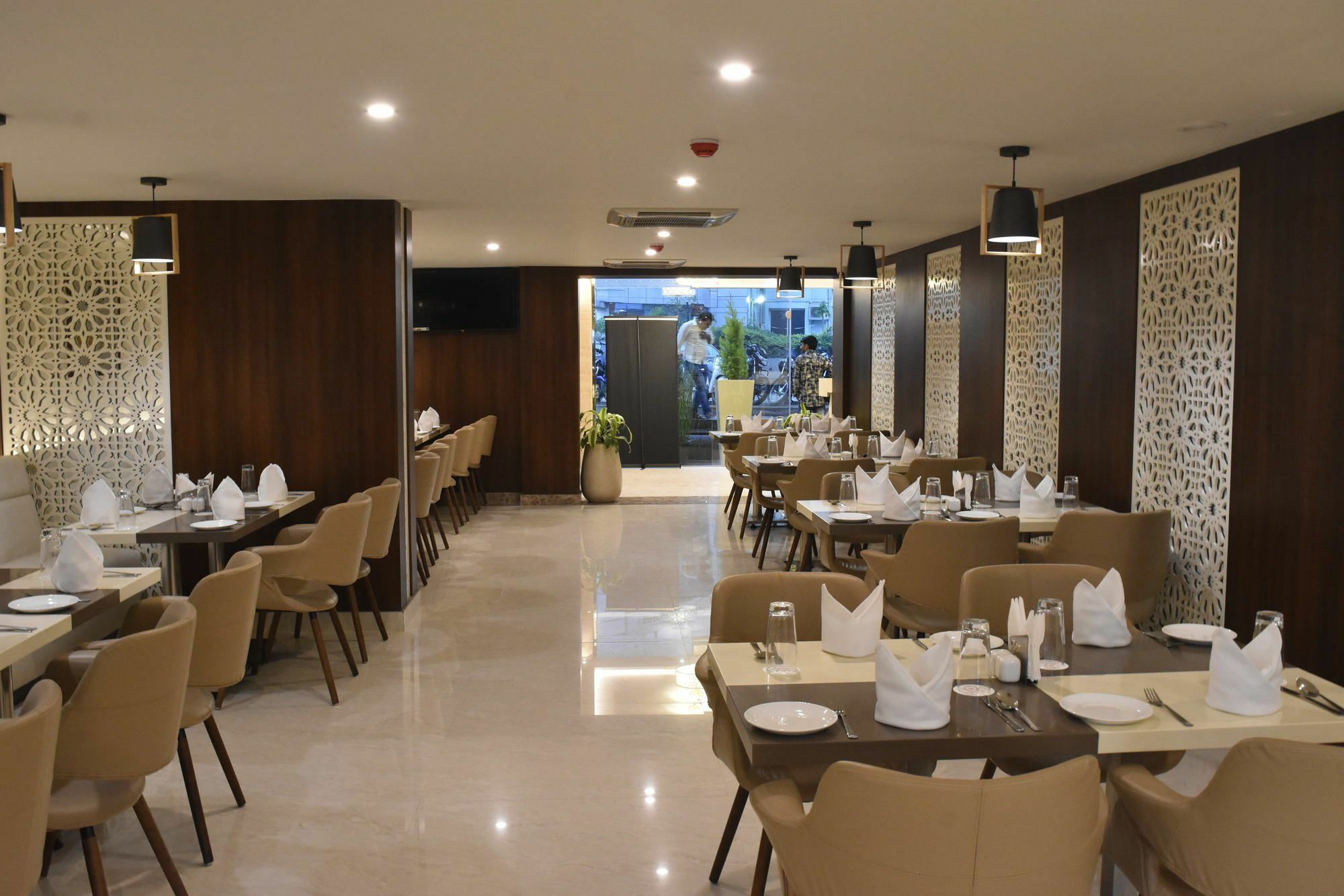 Ss Lumina Hotel Bangalore Exterior foto